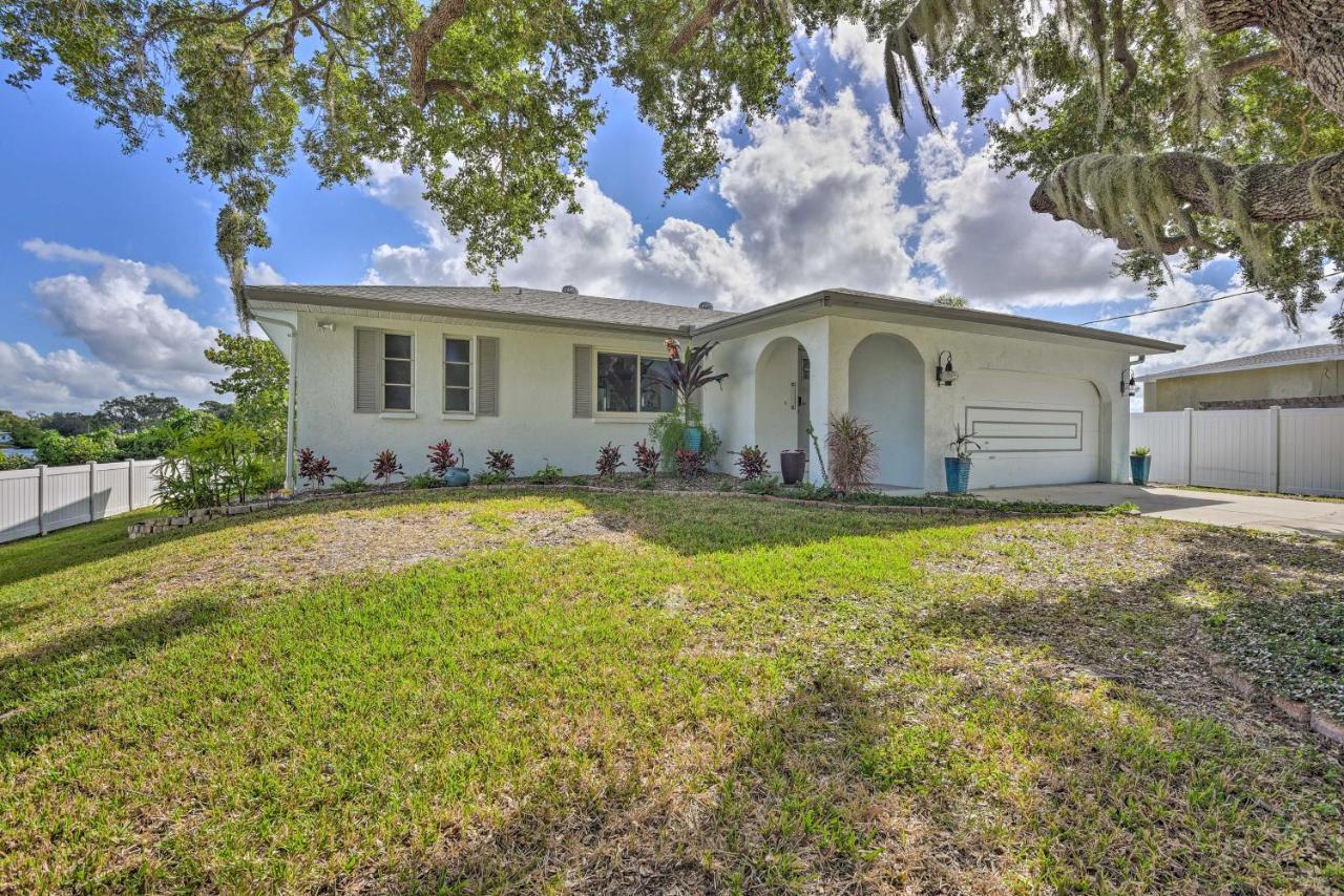 Waterfront Nokomis Escape With Dock, Kayaks And Bikes! Exterior photo
